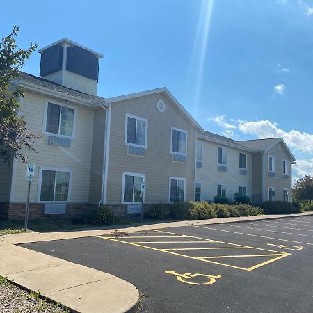 Americinn By Wyndham Ошкош Екстериор снимка